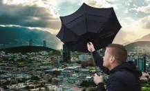 Llega julio con lluvia y vientos fuertes en Nuevo León