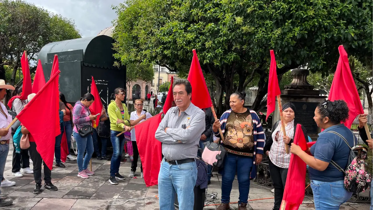 Antorcha Campesina se manifestó en la Plaza de Armas. Foto: Jesús Carrillo.