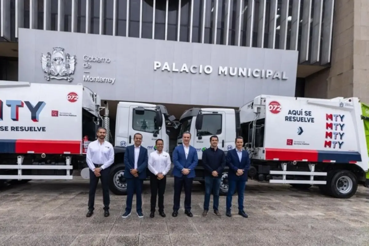 Adrián de la Garza informa que ya suman 70 camiones recolectores en operación del municipio de Monterrey Foto: Gobierno de Monterrey