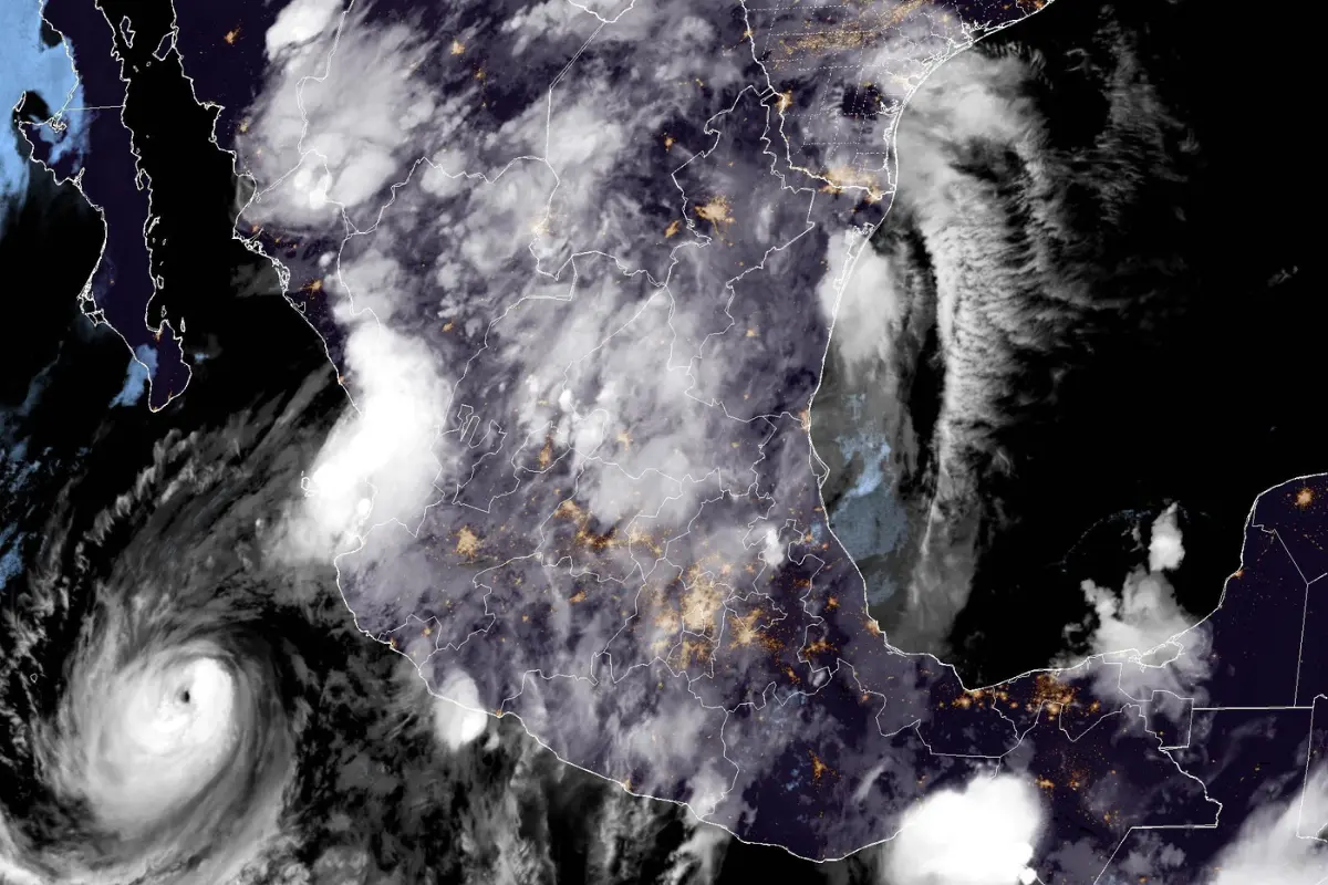 Mapa satelital de México y huracán Flossie. Foto: National Huracan Center