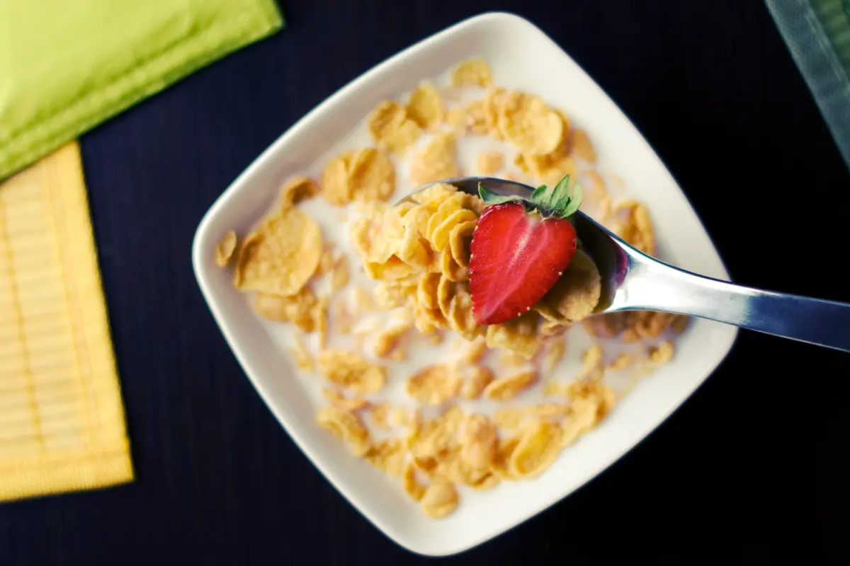 Según la Profeco, una marca de cereales con alta proteína y pocas calorías destaca por encima de Nestlé y Quaker. Foto: Canva