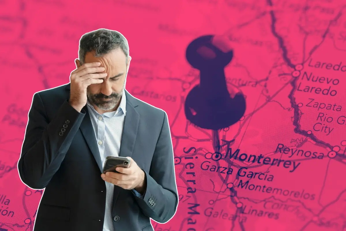 Un hombre con celular y mapa de Nuevo León. Foto: Canva