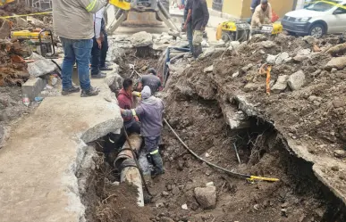 Fuga de agua deja sin suministro a decenas de familias en Tlalpan, CDMX