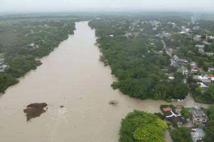 Emergencia por lluvias es atendida con helicópteros y albergues en Tamaulipas Emergencia por lluvias es atendida con helicópteros y albergues en Tamaulipas