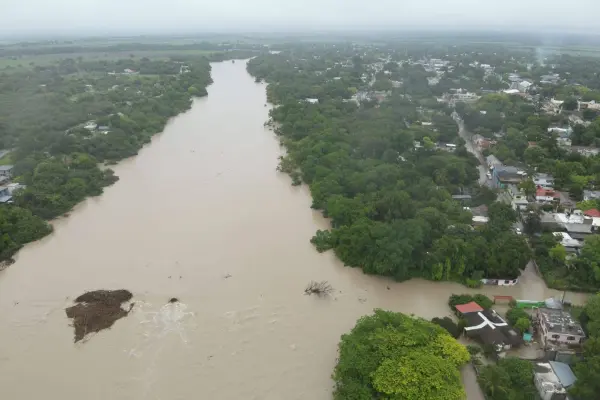Emergencia por lluvias es atendida con helicópteros y albergues en Tamaulipas