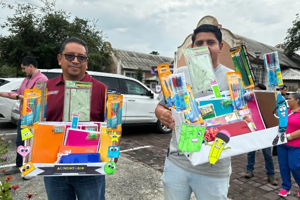 Esta es la campaña que lleva útiles escolares a estudiantes de escasos recursos en Victoria