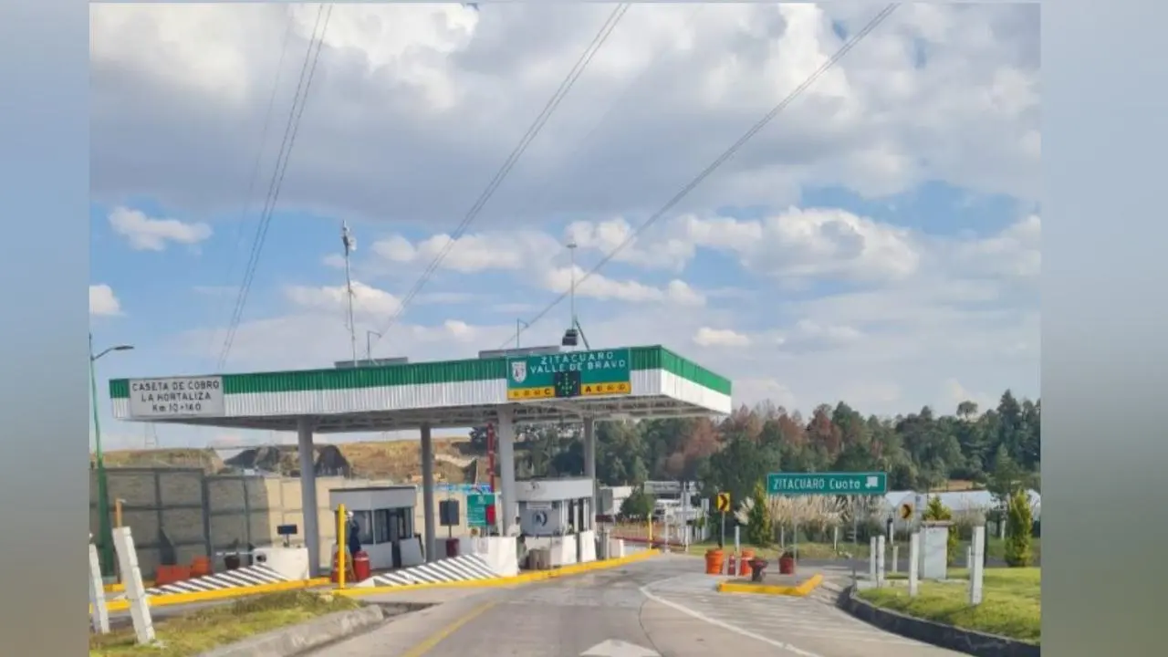 Rehabilitan la caseta La Hortaliza en Valle de Bravo; obras continúan pese a las lluvias. Foto: portalurbano / Autopista Toluca -Valle de Bravo