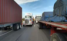 Más de 500 transportistas afectados en carreteras  por “Barry” en Tamaulipas