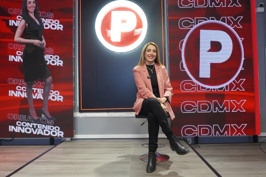 Azucena Uresti apuesta por el periodismo con criterio tras más de 20 años de trayectoria