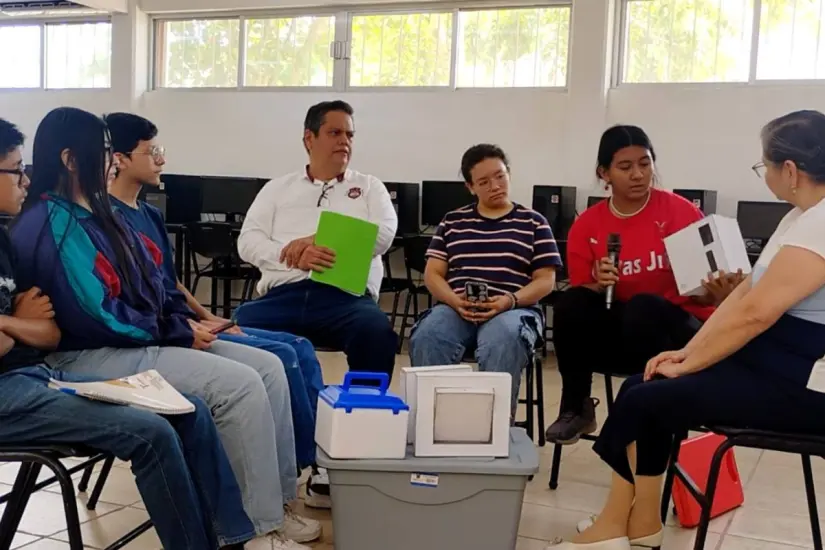 Han sido pocos los estudiantes deportados recibidos en escuelas en Nuevo Laredo, Tamaulipas | Foto: SET