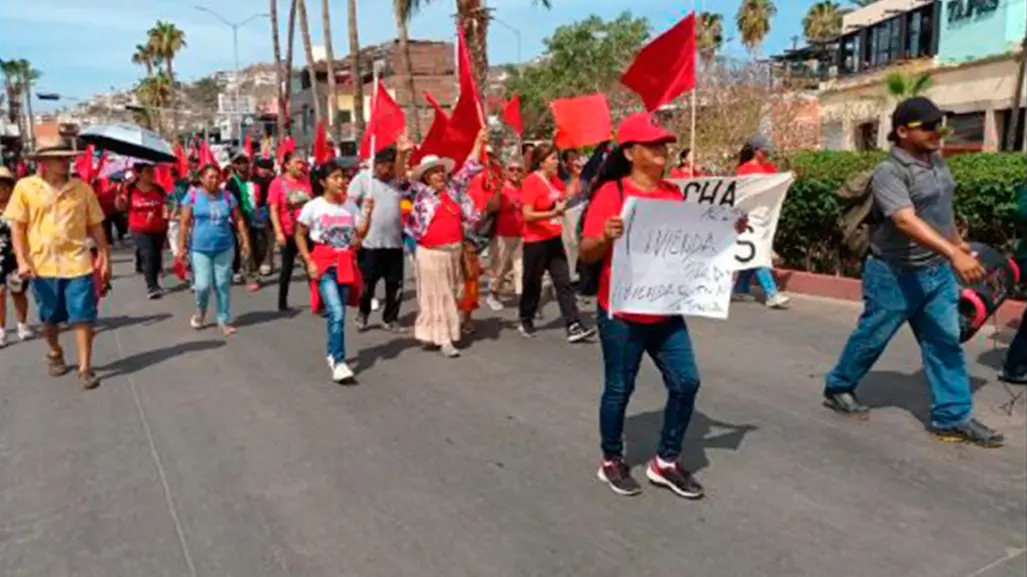 Antorchistas de BCS marchan por vivienda digna: acusan abandono del gobierno