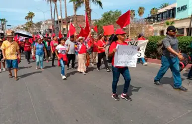 Antorchistas de BCS marchan por vivienda digna: acusan abandono del gobierno