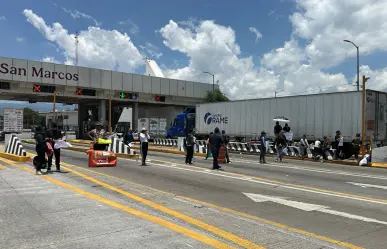 Bloquean autopista México-Puebla tras desaparición de Dafne en Edomex