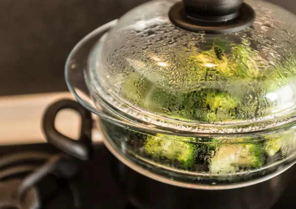 ¿El agua de cocción sirve como fertilizante? Esto es lo que debes saber