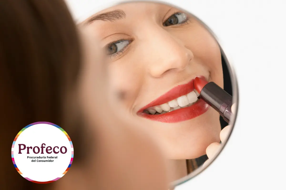 El mejor labial de larga duración avalado por Profeco es de una marca mexicana y cuesta menos de 200 pesos. Foto: Profeco | Canva