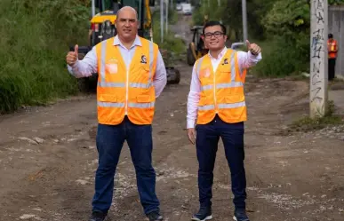 Félix Arratia arranca obras de pavimentación en El Pozo, de Juárez