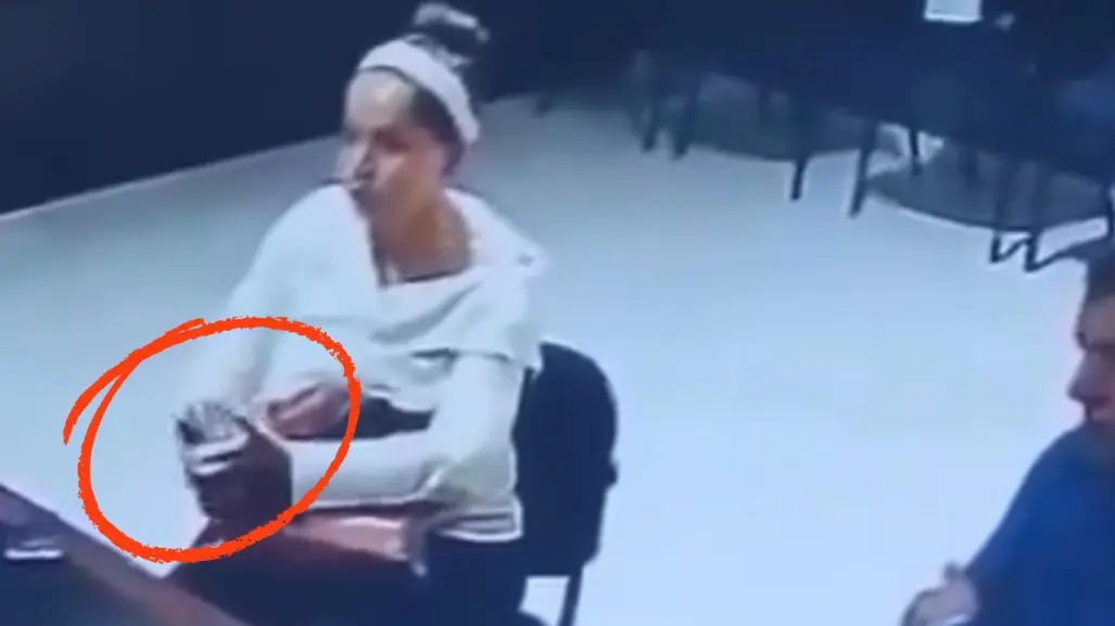 VIDEO | Funcionaria de Ixtapaluca recibe fajos de dinero mientras recolectores denuncian extorsión