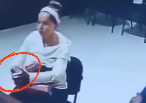 VIDEO | Funcionaria de Ixtapaluca recibe fajos de dinero mientras recolectores denuncian extorsión
