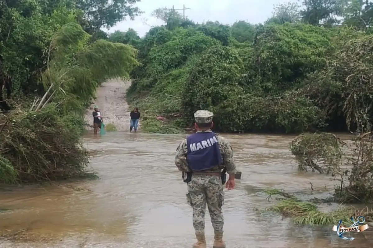 Las crecientes de los ríos han dejado a comunidades incomunicadas en Tamaulipas | Foto: SEMAR