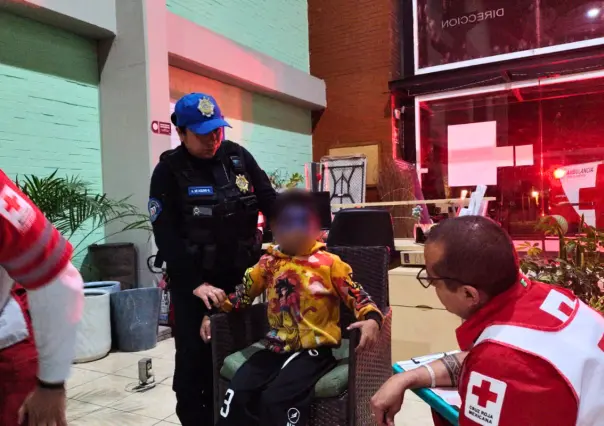 Policías de CDMX rescatan a niño que huyó de casa para explorar Chapultepec; ya buscan a su familia
