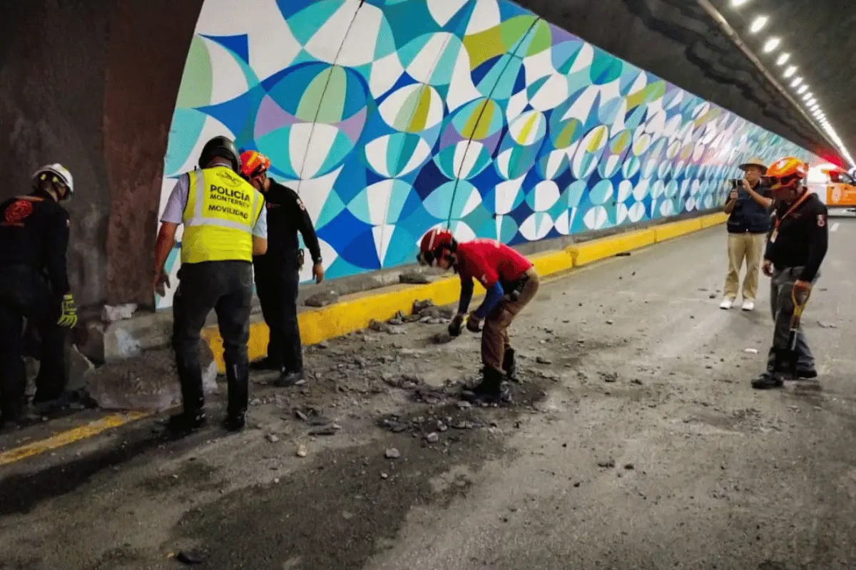 Los carriles siguen cerrados para protección de los automovilistas. Foto: Gobierno de Monterrey.