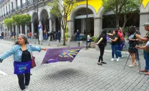 Ganadora de medalla “María Teresa Medina” protesta por contratación de agresor