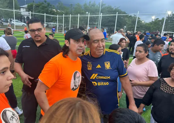 Ex jugadores de Tigres inauguran cancha de fútbol en Juárez