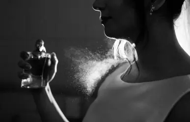 3 perfumes para mujeres de 55 años que duran más de 8 horas