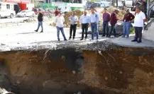 Andrés Mijes supervisa reparación de socavón en la colonia Santa Lucía de Escobedo