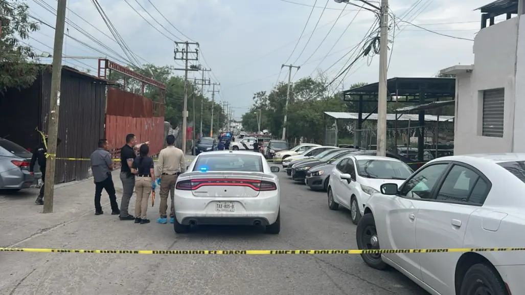 Ataque a lote de autos en Monterrey deja 4 muertos y múltiples vehículos incendiados