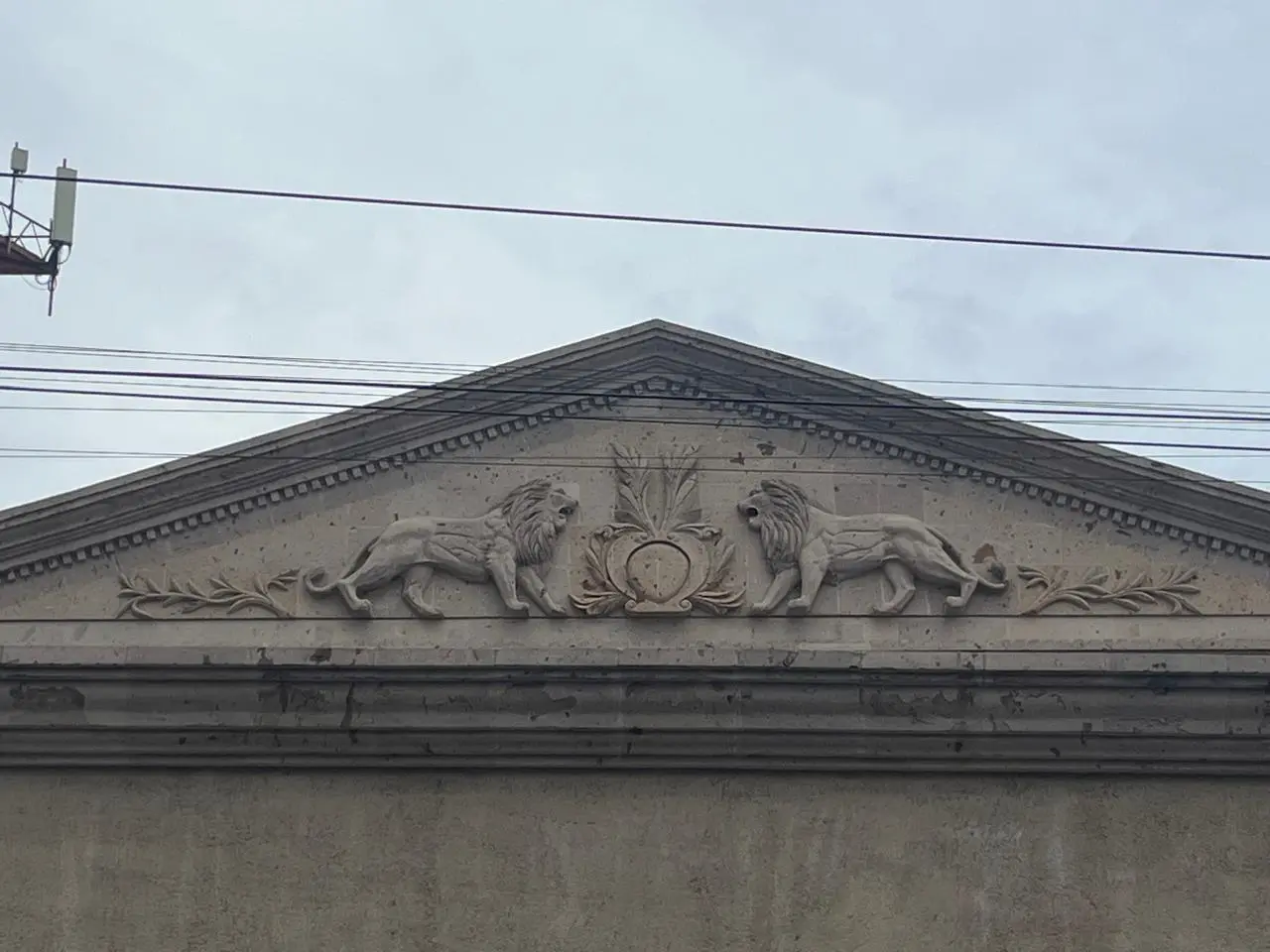 Este edificio en Saltillo ha llamado la atención. (Fotografía: Marco Juárez)