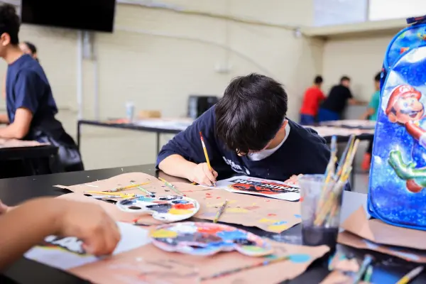 ¿Buscas un verano diferente? Descubre los campamentos de la UANL para niños y adolescentes