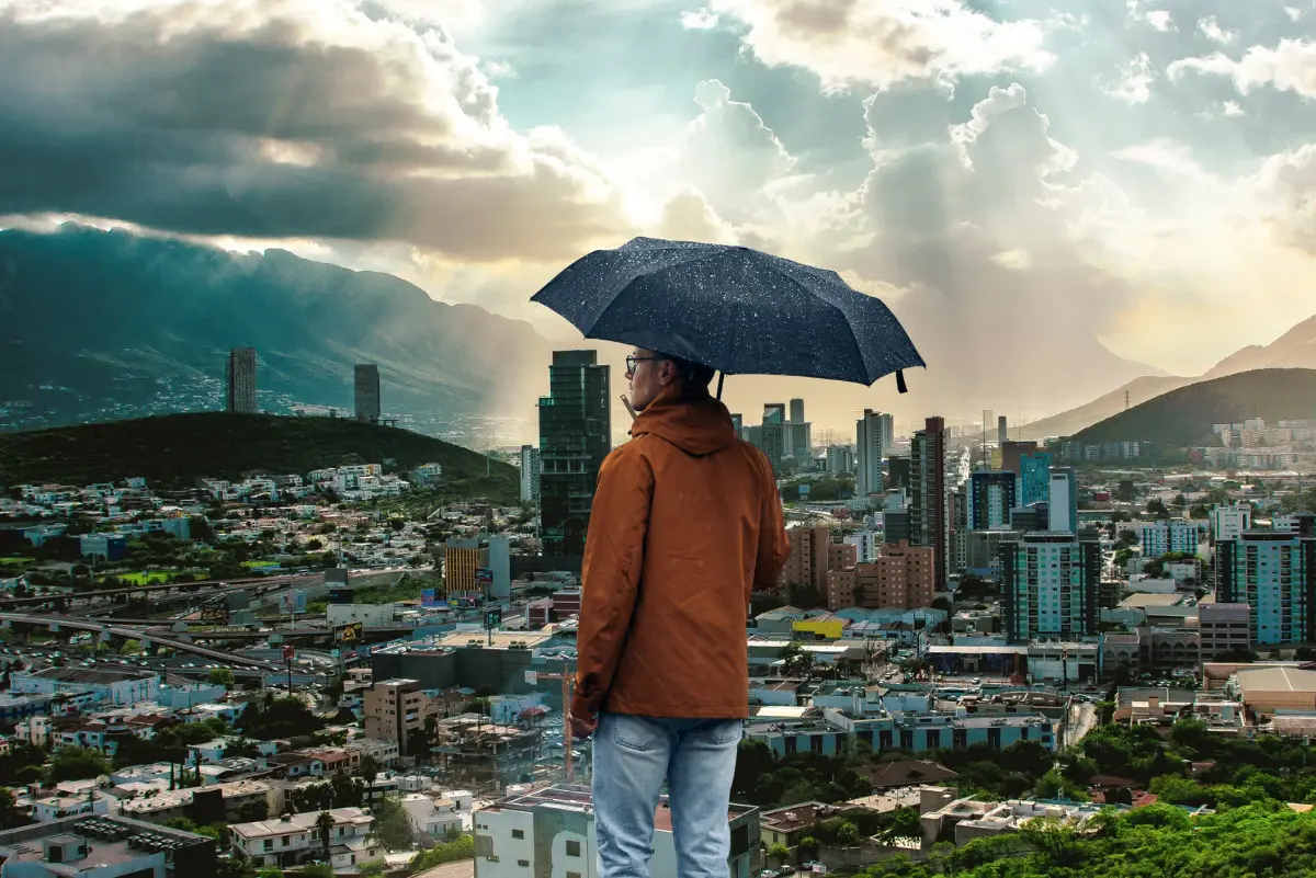 Para el Estado de Nuevo León, la amenaza de lluvia no desaparece. Foto: Canva.