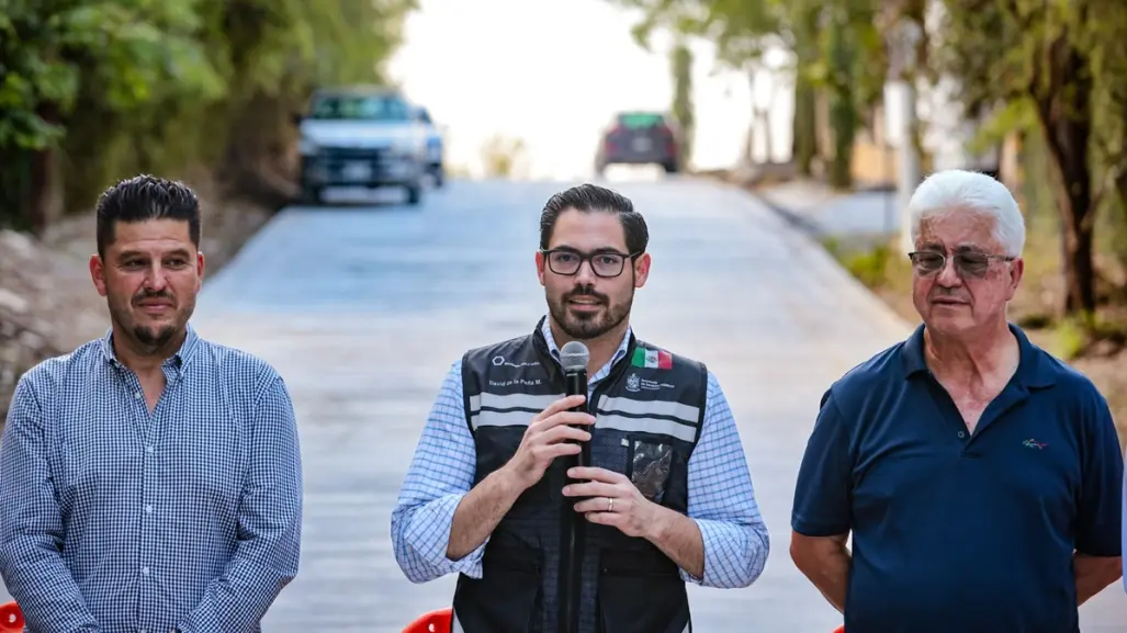 David de la Peña entrega obras de pavimentación en la comunidad San Francisco en Santiago