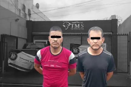 Detienen a dos por romper sellos en establecimiento clausurado en el centro Monterrey