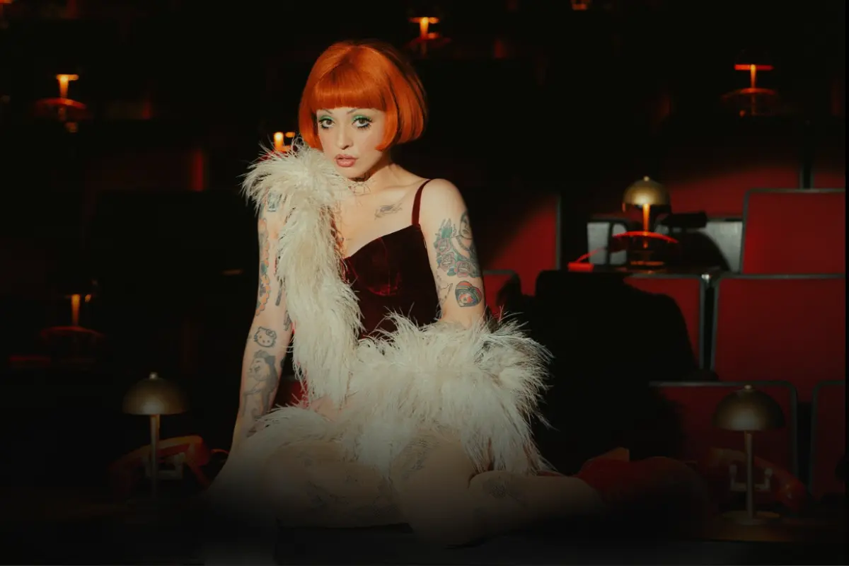 Mon Laferte protagoniza “Cabaret” (Foto: FB Mon Laferte / Canva)