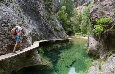 El pueblo mágico de España que está rodeado de aguas cristalinas y un ambiente medieval