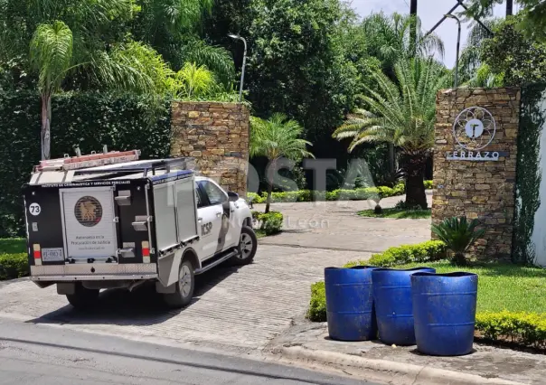 Grupo armado irrumpe domicilio al sur de Monterrey; se llevan más de 1 millón de pesos