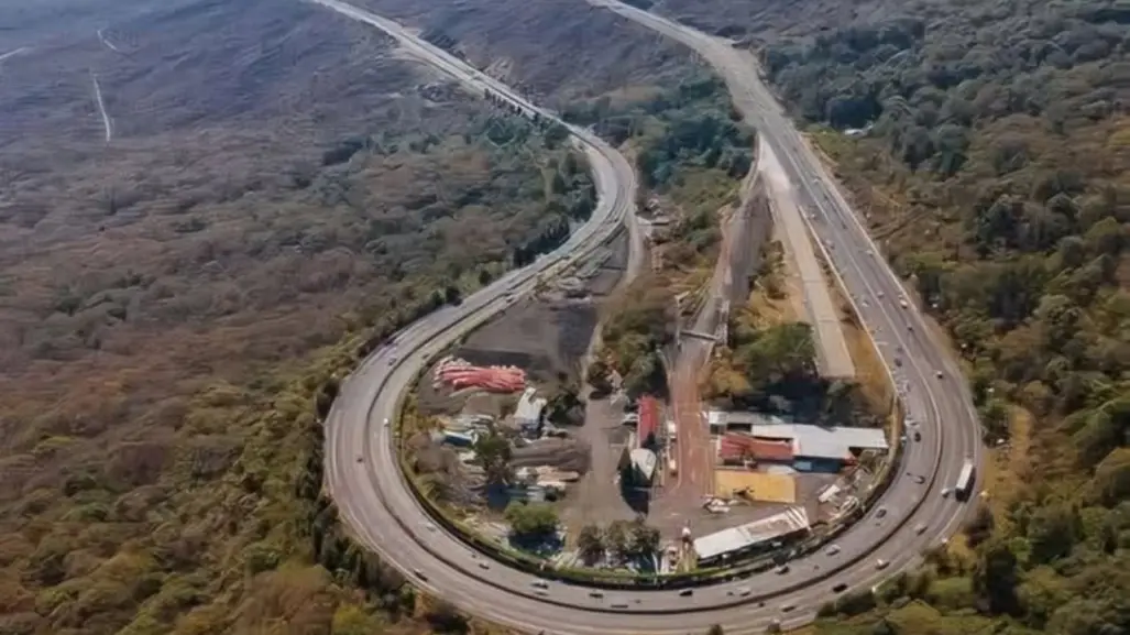 Esta carretera de Edomex tiene la curva más peligrosa de México con un giro de 180 grados