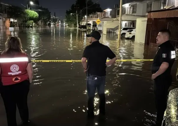 Torreón bajo el agua; estas colonias se inundaron por las lluvias en la región