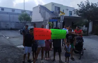 Vecinos protestan por falta de luz en El Carmen; tienen 3 días sin suministro