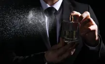 3 perfumes que todo hombre mayor de 50 años debe tener en su tocador para oler a joven