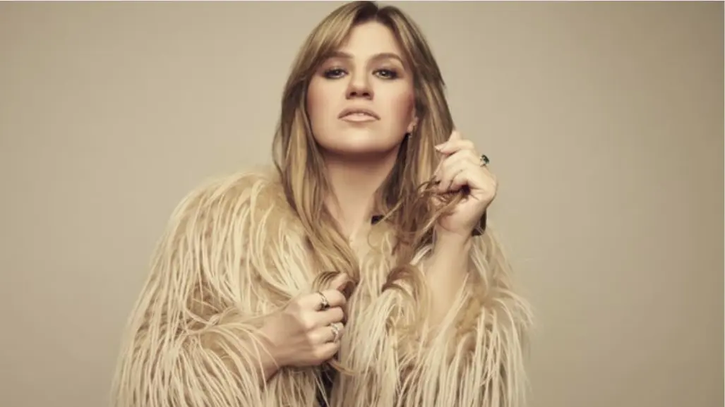 Kelly Clarkson pospone residencia en Las Vegas