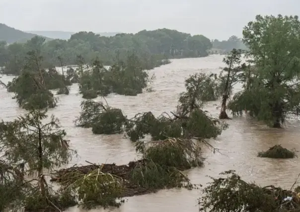 Inundaciones en Texas suman 32 muertos y decenas de desaparecidos