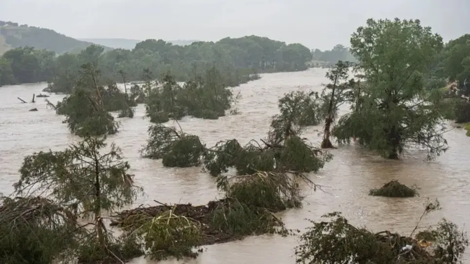 Inundaciones en Texas suman 32 muertos y decenas de desaparecidos Inundaciones en Texas suman 32 muertos y decenas de desaparecidos