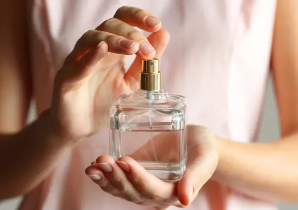 El perfume ideal para mujeres de 50 años: floral, duradero, elegante y con aroma a clase
