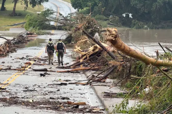 Aumentan a 63 muertos por inundaciones en Texas