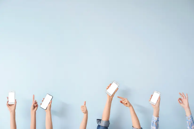 La forma en que sostienes tu móvil podría revelar más sobre tu inteligencia de lo que piensas, ¡descúbrelo aquí! Foto: Canva