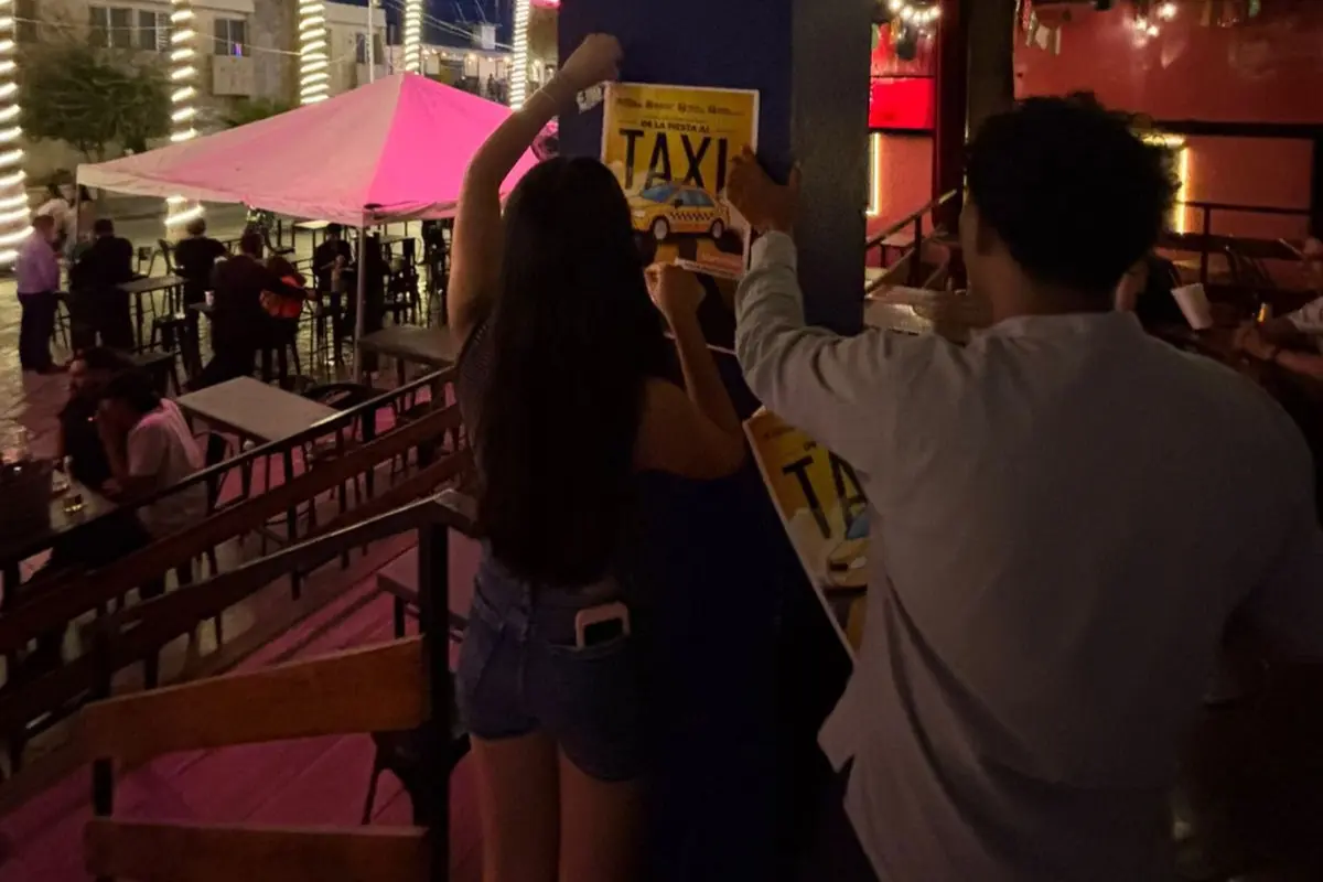 Para facilitar la ubicación de estas zonas, se han colocado conos naranjas para delimitar las áreas de abordaje, así como banners informativos en accesos y baños de los establecimientos./Foto: FB Conexion laguna