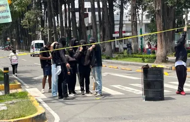 Protestan estudiantes de Medicina UAEMéx en Toluca; estas son las vialidades afectadas
